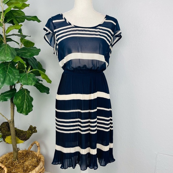 Chic By Jacob Navy Blue Tan Pleated Sheer Stripe Dress - Picture 2 of 7